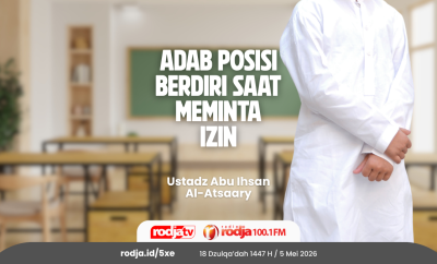 Adab Posisi Berdiri Saat Meminta Izin